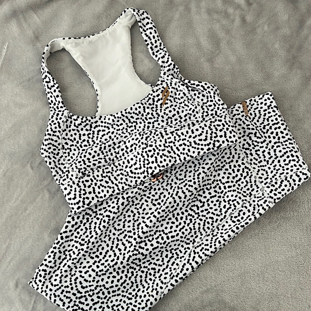 Doyoueven Athletic Set